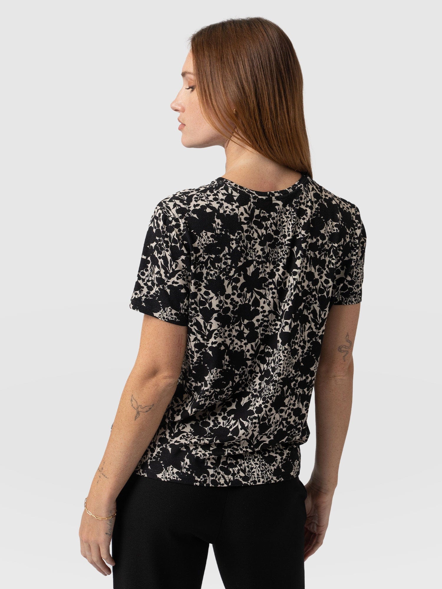 Boyfriend Tee Black Cream Floral - Women's T-Shirts | Saint + Sofia® USA